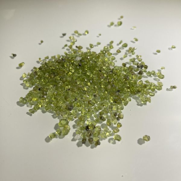橄欖石碎石 橄欖石,原礦,水晶,礦石