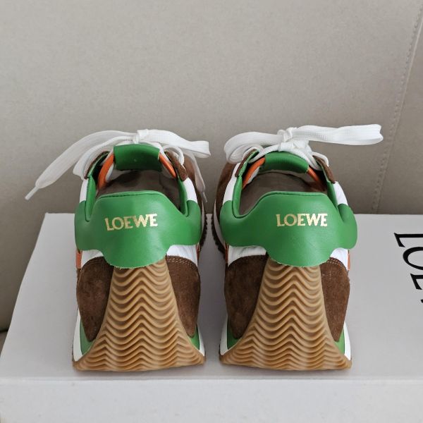 Loewe Flow Runner運動鞋38 全新 Loewe鞋 羅意威包包 Flow Runner運動鞋全新羊毛奶茶圍巾 方塊耳環 項鍊可兩用全新 flamenco mini 米白福袋包、精品包、名牌包、精品包推薦、精品二手包、經典款