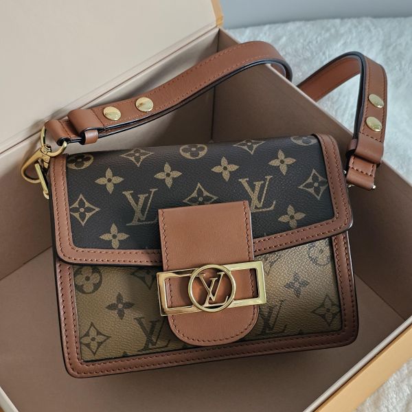 LV Mini Dauphine 達芙妮 Louis Vuitton LV 路易威登精品包租借 出租,LV老花 LV達芙妮 LV後背包 LV迷你後背 LV圓餅包 租借價錢與款式整理,婚禮包包租借,拍照攝影道具精品包,商務派對名牌包 哪裡租