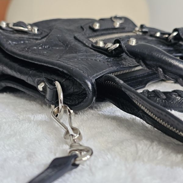 Balenciaga機車包 mini 黑 Balenciaga 巴黎世家精品包租借 出租,巴黎世家機車包mini租借價錢與款式整理,婚禮包包租借,拍照攝影道具精品包,商務派對名牌包 哪裡租