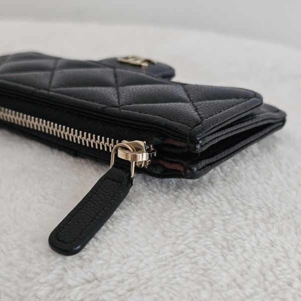 Chanel 黑金雙c拉鍊卡包 芯片 Chanel 香奈兒包包 小香黑金雙c拉鍊卡包 ㄇ字零錢包灰荔枝 長盒子黑金羊皮 化妝盒 vanity21 藍色荔枝 小香腰包 CF WOC、精品包、名牌包、精品包推薦、精品二手包、經典款