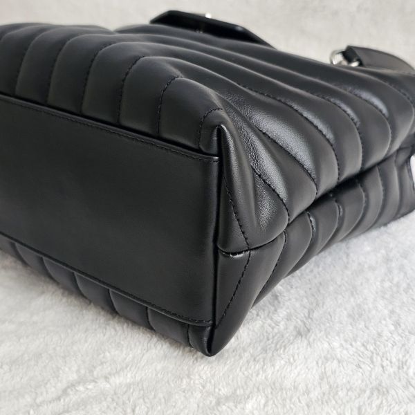 YSL loulou 黑銀兩用包 全新閒置 YSL Saint Laurent聖羅蘭精品包 loulou黑銀 流浪包、精品包、名牌包、精品包推薦、精品二手包、經典款