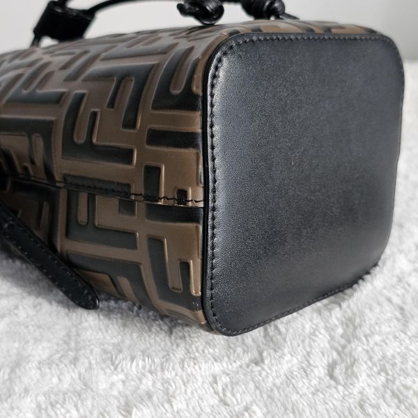 Fendi 老花小水桶 Fendi 芬迪精品包租借 出租,Fendi老花水桶包 Fendi飯盒 Fendi大法棍  租借價錢與款式整理,婚禮包包租借,拍照攝影道具精品包,商務派對名牌包 哪裡租