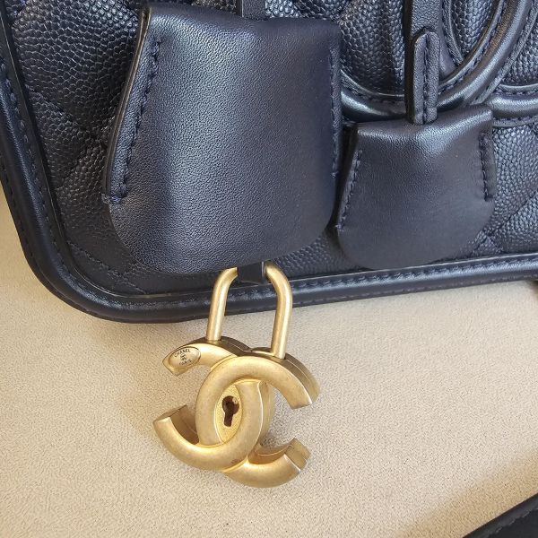 Chanel vanity21 藍色荔枝 Chanel 香奈兒包包 vanity21 藍色荔枝 小香腰包 CF WOC、精品包、名牌包、精品包推薦、精品二手包、經典款
