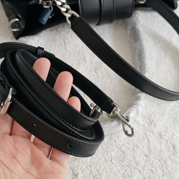 YSL loulou 黑銀兩用包 全新閒置 YSL Saint Laurent聖羅蘭精品包 loulou黑銀 流浪包、精品包、名牌包、精品包推薦、精品二手包、經典款