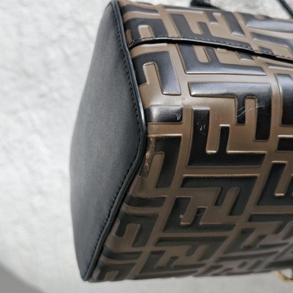Fendi 老花小水桶 Fendi 芬迪精品包租借 出租,Fendi老花水桶包 Fendi飯盒 Fendi大法棍  租借價錢與款式整理,婚禮包包租借,拍照攝影道具精品包,商務派對名牌包 哪裡租