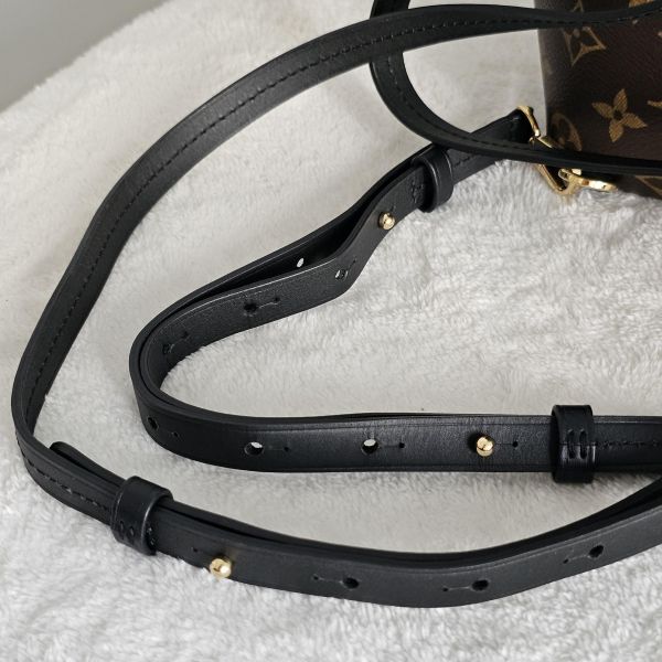 LV montsouris BB 黑拼老花後背包 Louis Vuitton LV 路易威登精品包租借 出租,LV老花 LV達芙妮 LV後背包 LV迷你後背 LV圓餅包 LV montsourisㄚBB黑拼老花 租借價錢與款式整理,婚禮包包租借,拍照攝影道具精品包,商務派對名牌包 哪裡租
