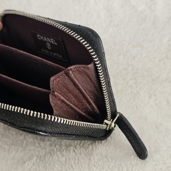 Chanel ㄇ字零錢包 黑銀 Chanel 香奈兒包包 ㄇ字零錢包黑荔枝 長盒子黑金羊皮 化妝盒 vanity21 藍色荔枝 小香腰包 CF WOC、精品包、名牌包、精品包推薦、精品二手包、經典款