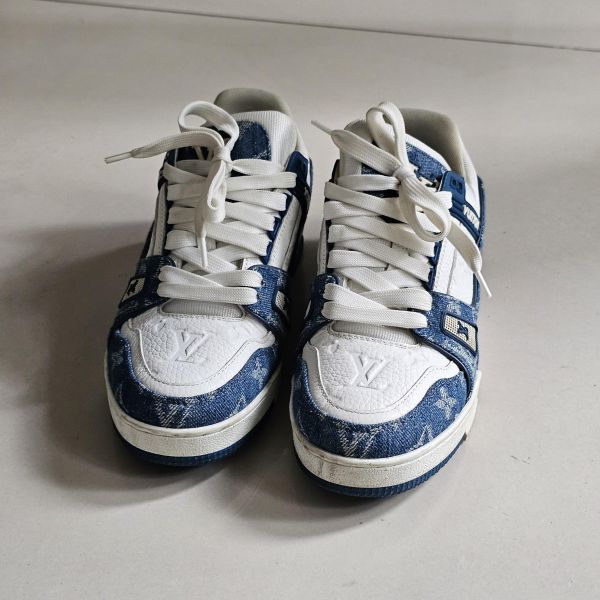 LV Trainer 牛仔藍運動鞋 37.5 LV包包 Trainer牛仔藍運動鞋 ivy woc 白金wave鏈包 老花 keepall50黑武士 蒙田 迷你水桶nano montsouris bb 圓餅包 水桶包、精品包、名牌包、精品包推薦、精品二手包、經典款