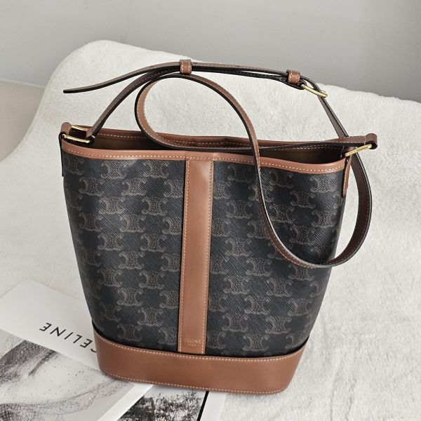 Celine 凱旋水桶包 Celine 精品包租借 出租,Celine凱旋老花 水桶包 貝殼包 Celine腋下包 Celine半月包 租借價錢與款式整理,婚禮包包租借,拍照攝影道具精品包,商務派對名牌包 哪裡租