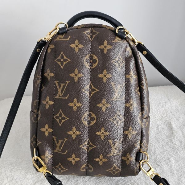 LV mini 老花後背包 Louis Vuitton LV 路易威登精品包租借 出租,LV老花 LV達芙妮 LV後背包 LV迷你後背 LV圓餅包 租借價錢與款式整理,婚禮包包租借,拍照攝影道具精品包,商務派對名牌包 哪裡租