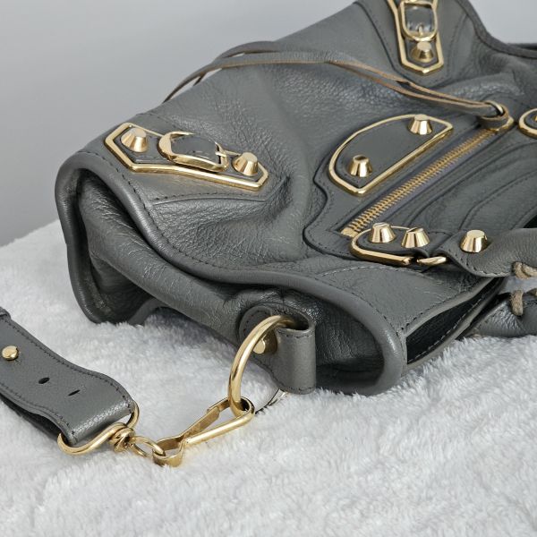 Balenciaga mini city 灰金扣 Balenciaga 巴黎世家精品包租借 出租,巴黎世家機車包租借價錢與款式整理,婚禮包包租借,拍照攝影道具精品包,商務派對名牌包 哪裡租