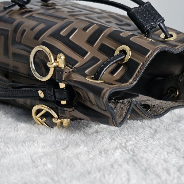 Fendi 老花小水桶 Fendi 芬迪精品包租借 出租,Fendi老花水桶包 Fendi飯盒 Fendi大法棍  租借價錢與款式整理,婚禮包包租借,拍照攝影道具精品包,商務派對名牌包 哪裡租