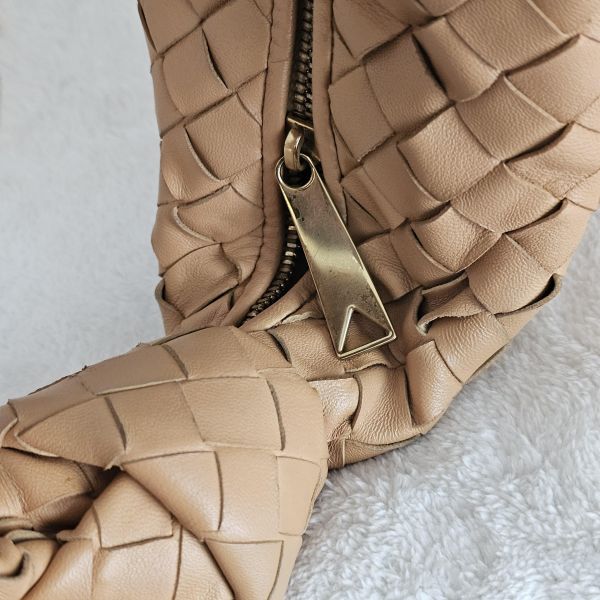 BV mini jodie 焦糖色 Bottega Veneta BV精品包租借 出租,BV編織包 BV扭結包 BV Jodie 租借價錢與款式整理,婚禮包包租借,拍照攝影道具精品包,商務派對名牌包 哪裡租