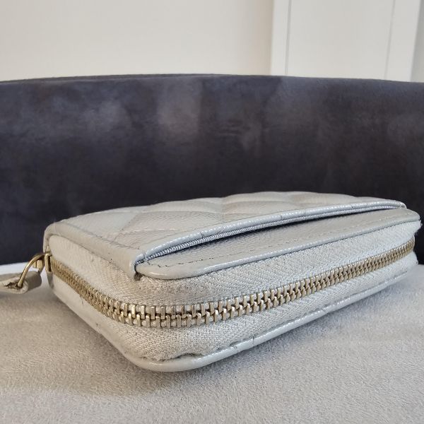 Chanel ㄇ字零錢包 灰荔枝銀扣 新版 Chanel 香奈兒包包 ㄇ字零錢包灰荔枝 長盒子黑金羊皮 化妝盒 vanity21 藍色荔枝 小香腰包 CF WOC、精品包、名牌包、精品包推薦、精品二手包、經典款