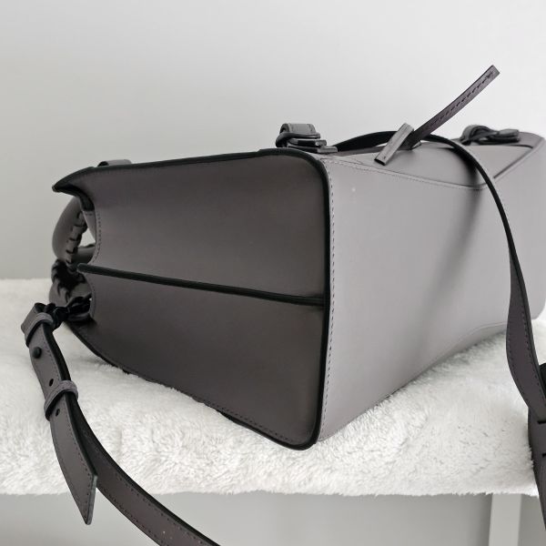Balenciaga Neo classic 深灰兩用機車包 98新閒置 Balenciaga 巴黎世家包包 Neo classic 深灰兩用機車包、精品包、名牌包、精品包推薦、精品二手包、經典款