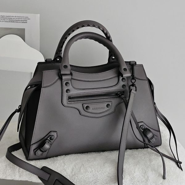 Balenciaga Neo classic 深灰兩用機車包 98新閒置 Balenciaga 巴黎世家包包 Neo classic 深灰兩用機車包、精品包、名牌包、精品包推薦、精品二手包、經典款