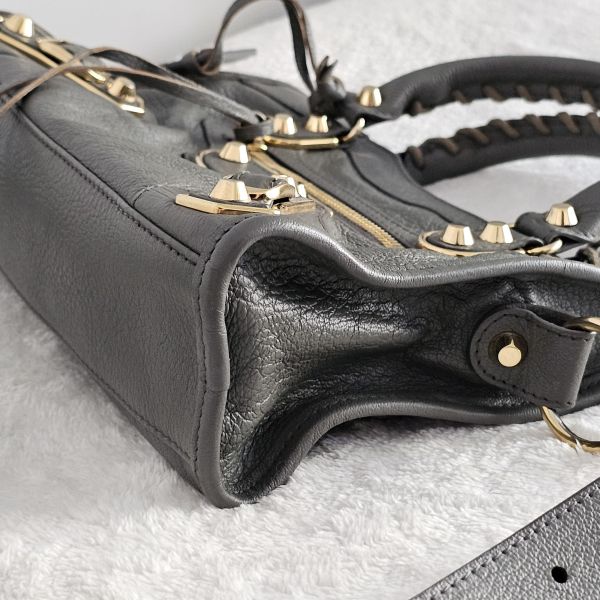 Balenciaga mini city 灰金扣 Balenciaga 巴黎世家精品包租借 出租,巴黎世家機車包租借價錢與款式整理,婚禮包包租借,拍照攝影道具精品包,商務派對名牌包 哪裡租