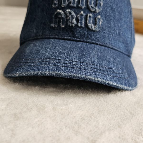 Miu Miu 牛仔棒球帽 全新閒置 Miu Miu精品 牛仔棒球帽  精品包、名牌包、精品包推薦、精品二手包、經典款
