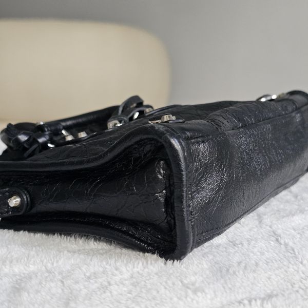 Balenciaga機車包 mini 黑 Balenciaga 巴黎世家精品包租借 出租,巴黎世家機車包mini租借價錢與款式整理,婚禮包包租借,拍照攝影道具精品包,商務派對名牌包 哪裡租