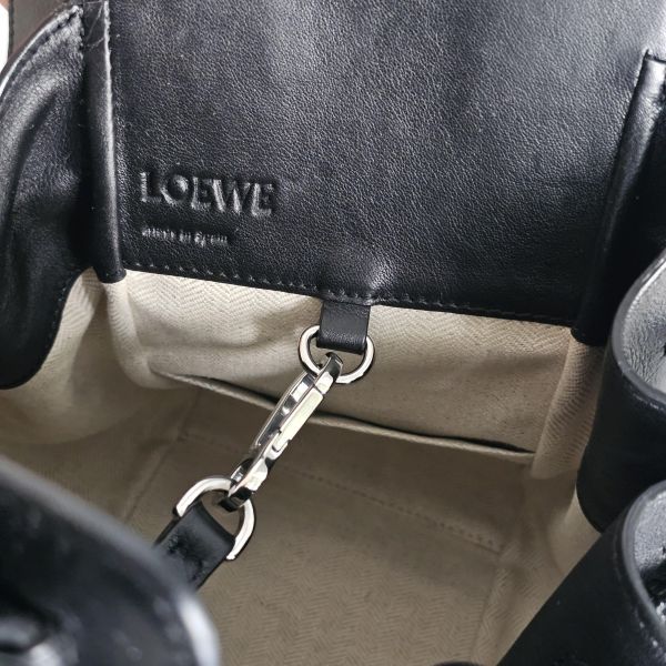 Loewe hammock 吊床包黑色 Loewe 羅意威精品包租借 出租,Loewe吊床包 Loewe小牛皮 租借價錢與款式整理,婚禮包包租借,拍照攝影道具精品包,商務派對名牌包 哪裡租