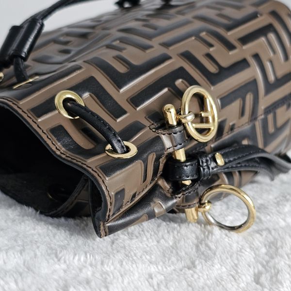 Fendi 老花小水桶 Fendi 芬迪精品包租借 出租,Fendi老花水桶包 Fendi飯盒 Fendi大法棍  租借價錢與款式整理,婚禮包包租借,拍照攝影道具精品包,商務派對名牌包 哪裡租