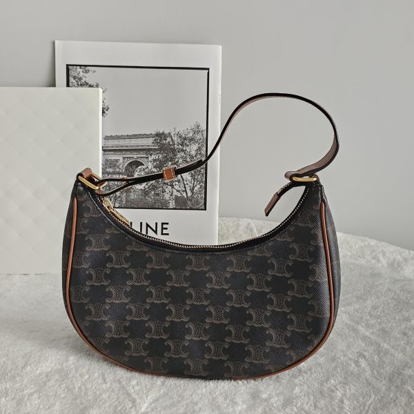 Celine 老花腋下包 Celine 精品包租借 出租,Celine凱旋老花 貝殼包 Celine腋下包 Celine半月包 租借價錢與款式整理,婚禮包包租借,拍照攝影道具精品包,商務派對名牌包 哪裡租