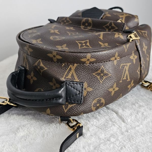 LV mini 老花後背包 Louis Vuitton LV 路易威登精品包租借 出租,LV老花 LV達芙妮 LV後背包 LV迷你後背 LV圓餅包 租借價錢與款式整理,婚禮包包租借,拍照攝影道具精品包,商務派對名牌包 哪裡租