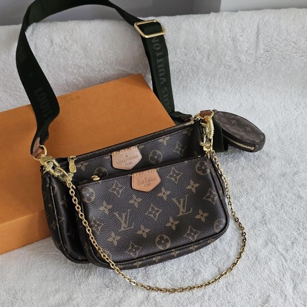 LV 綠背帶麻將包 Louis Vuitton LV 路易威登精品包租借 出租,LV老花 麻將包 LV達芙妮 LV後背包 LV迷你後背 LV圓餅包 租借價錢與款式整理,婚禮包包租借,拍照攝影道具精品包,商務派對名牌包 哪裡租
