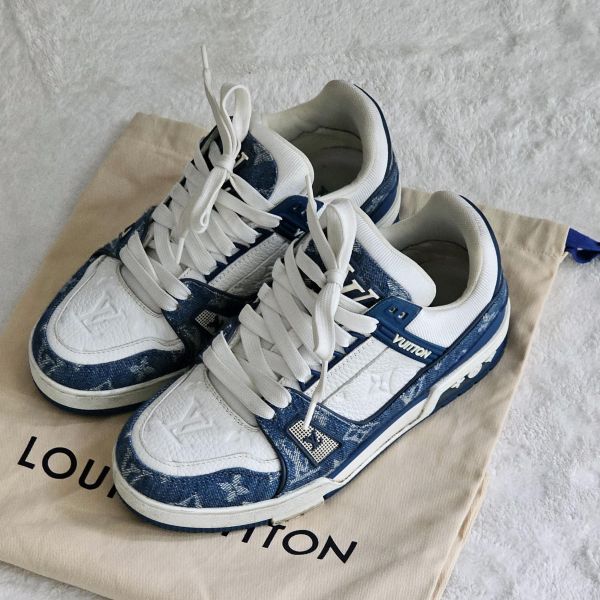 LV Trainer 牛仔藍運動鞋 37.5 LV包包 Trainer牛仔藍運動鞋 ivy woc 白金wave鏈包 老花 keepall50黑武士 蒙田 迷你水桶nano montsouris bb 圓餅包 水桶包、精品包、名牌包、精品包推薦、精品二手包、經典款
