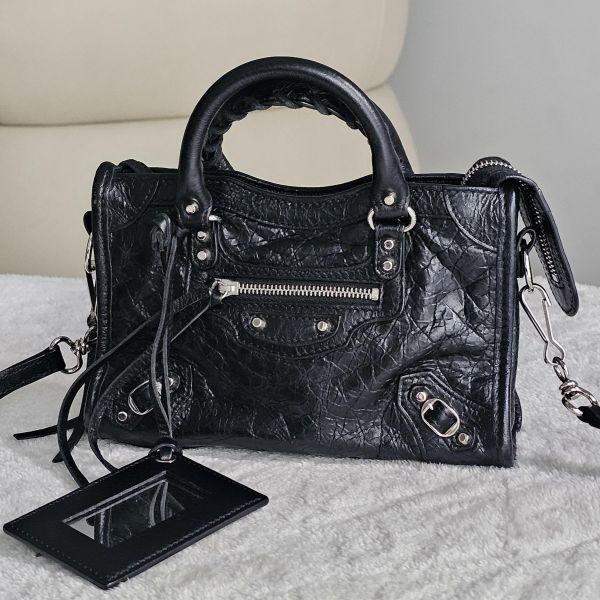 Balenciaga機車包 mini 黑 Balenciaga 巴黎世家精品包租借 出租,巴黎世家機車包mini租借價錢與款式整理,婚禮包包租借,拍照攝影道具精品包,商務派對名牌包 哪裡租