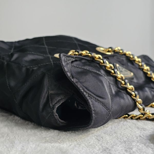 Prada 翻蓋降落傘包 Prada 精品包租借 出租,Prada尼龍手提包 翻蓋降落傘 Prada Hobo租借價錢與款式整理,穿著Prada的惡魔,婚禮包包租借,拍照攝影道具精品包,商務派對名牌包 哪裡租