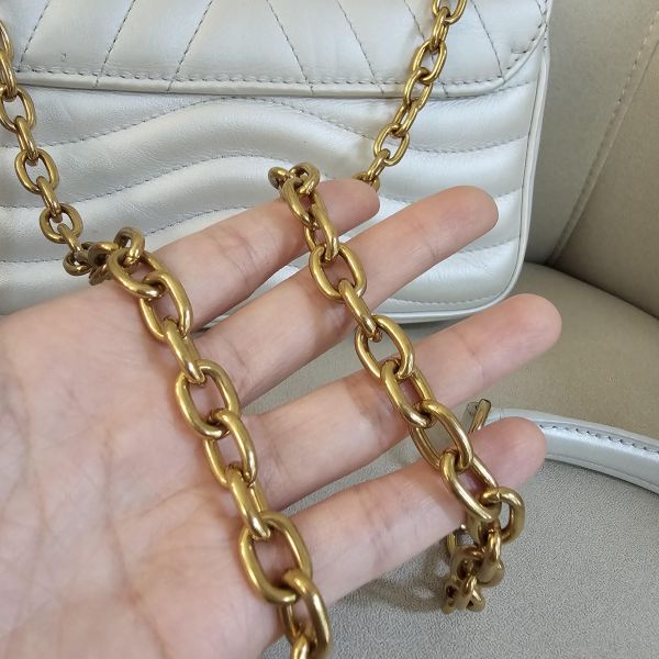LV 白色金鏈wave 鏈包 LV包包 白金wave鏈包 老花 keepall50黑武士 蒙田 ivy woc 迷你水桶nano montsouris bb 圓餅包 水桶包、精品包、名牌包、精品包推薦、精品二手包、經典款