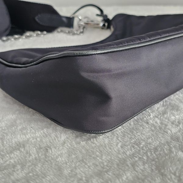 Prada Hobo三合一尼龍包 Prada 精品包租借 出租,Prada尼龍手提包 翻蓋降落傘 Prada Hobo租借價錢與款式整理,穿著Prada的惡魔,婚禮包包租借,拍照攝影道具精品包,商務派對名牌包 哪裡租