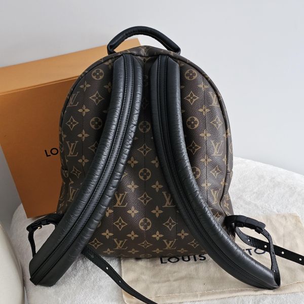 LV 老花後背包 中號 Louis Vuitton LV 路易威登精品包租借 出租,LV老花 LV達芙妮 LV後背包 LV迷你後背 LV圓餅包 租借價錢與款式整理,婚禮包包租借,拍照攝影道具精品包,商務派對名牌包 哪裡租