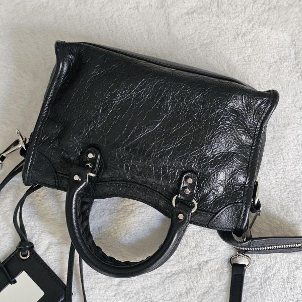Balenciaga機車包 mini 黑 Balenciaga 巴黎世家精品包租借 出租,巴黎世家機車包mini租借價錢與款式整理,婚禮包包租借,拍照攝影道具精品包,商務派對名牌包 哪裡租
