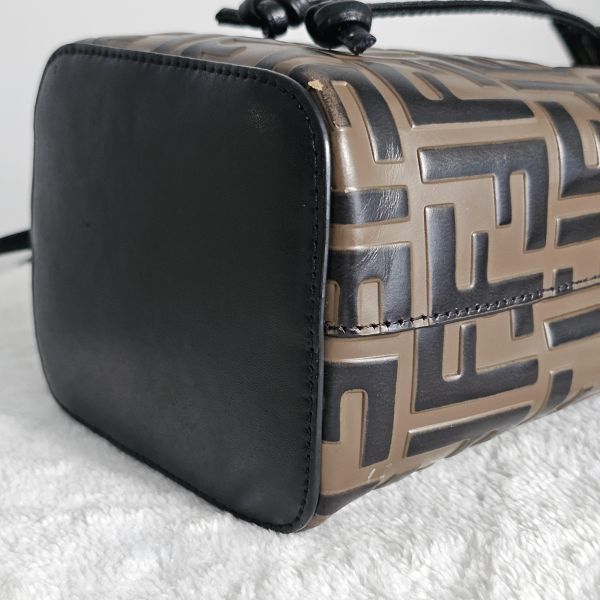 Fendi 老花小水桶 Fendi 芬迪精品包租借 出租,Fendi老花水桶包 Fendi飯盒 Fendi大法棍  租借價錢與款式整理,婚禮包包租借,拍照攝影道具精品包,商務派對名牌包 哪裡租