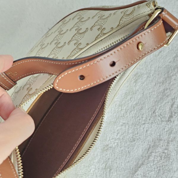 Celine 白老花腋下包 Celine 精品包租借 出租,Celine凱旋 白老花 貝殼包 Celine腋下包 Celine半月包 租借價錢與款式整理,婚禮包包租借,拍照攝影道具精品包,商務派對名牌包 哪裡租