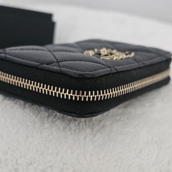 Chanel鑽扣雙C零錢包 Chanel 香奈兒包包 鑽扣雙C零錢包 ㄇ字零錢包黑荔枝 長盒子黑金羊皮 化妝盒 vanity21 藍色荔枝 小香腰包 CF WOC、精品包、名牌包、精品包推薦、精品二手包、經典款