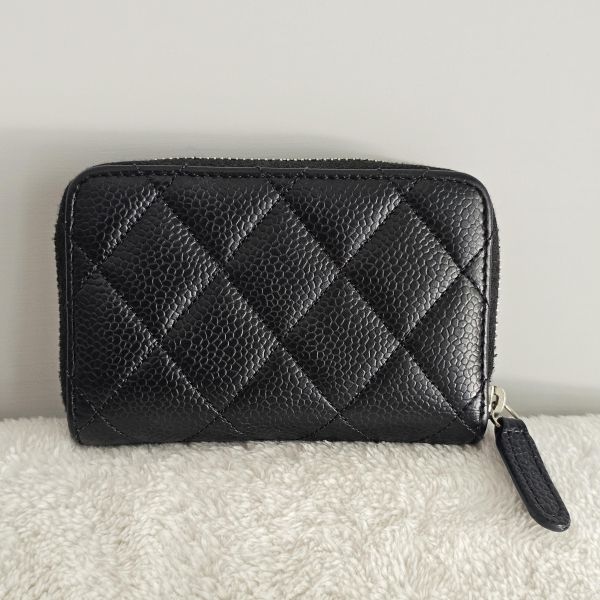 Chanel ㄇ字零錢包 黑銀 Chanel 香奈兒包包 ㄇ字零錢包黑荔枝 長盒子黑金羊皮 化妝盒 vanity21 藍色荔枝 小香腰包 CF WOC、精品包、名牌包、精品包推薦、精品二手包、經典款