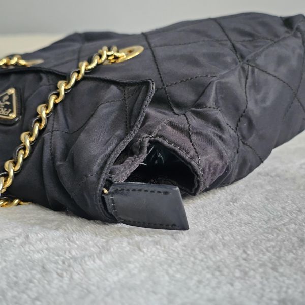 Prada 翻蓋降落傘包 Prada 精品包租借 出租,Prada尼龍手提包 翻蓋降落傘 Prada Hobo租借價錢與款式整理,穿著Prada的惡魔,婚禮包包租借,拍照攝影道具精品包,商務派對名牌包 哪裡租