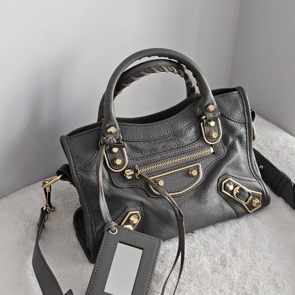 Balenciaga mini city 灰金扣 Balenciaga 巴黎世家精品包租借 出租,巴黎世家機車包租借價錢與款式整理,婚禮包包租借,拍照攝影道具精品包,商務派對名牌包 哪裡租