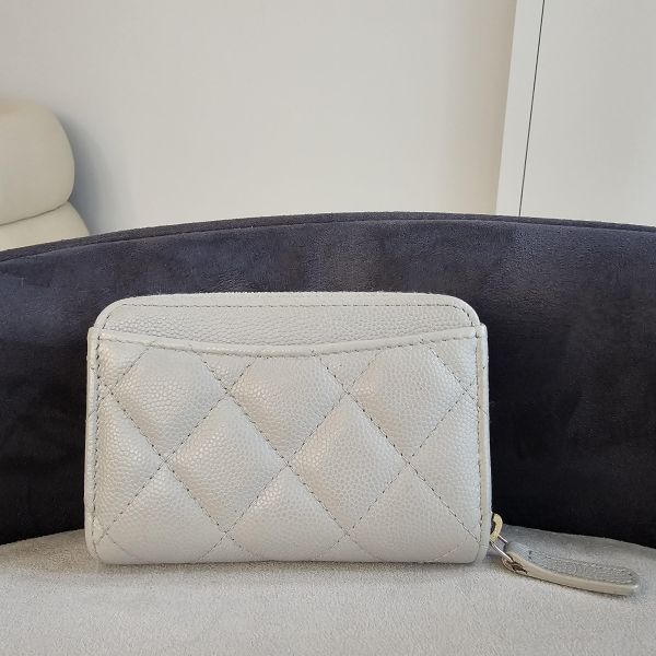 Chanel ㄇ字零錢包 灰荔枝銀扣 新版 Chanel 香奈兒包包 ㄇ字零錢包灰荔枝 長盒子黑金羊皮 化妝盒 vanity21 藍色荔枝 小香腰包 CF WOC、精品包、名牌包、精品包推薦、精品二手包、經典款