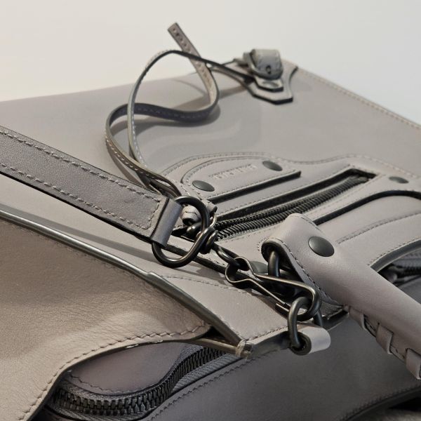 Balenciaga Neo classic 深灰兩用機車包 98新閒置 Balenciaga 巴黎世家包包 Neo classic 深灰兩用機車包、精品包、名牌包、精品包推薦、精品二手包、經典款