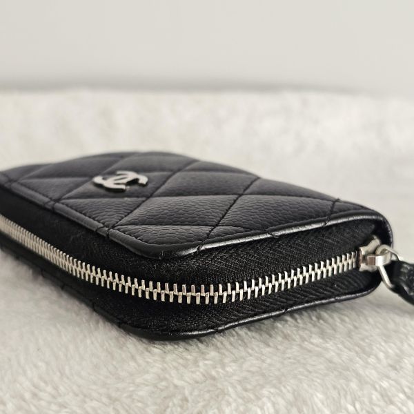 Chanel ㄇ字零錢包 黑銀 Chanel 香奈兒包包 ㄇ字零錢包黑荔枝 長盒子黑金羊皮 化妝盒 vanity21 藍色荔枝 小香腰包 CF WOC、精品包、名牌包、精品包推薦、精品二手包、經典款