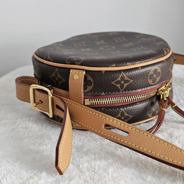 LV 老花圓餅包 Louis Vuitton LV 路易威登精品包租借 出租,LV老花 LV達芙妮 LV後背包 LV迷你後背 LV圓餅包 租借價錢與款式整理,婚禮包包租借,拍照攝影道具精品包,商務派對名牌包 哪裡租