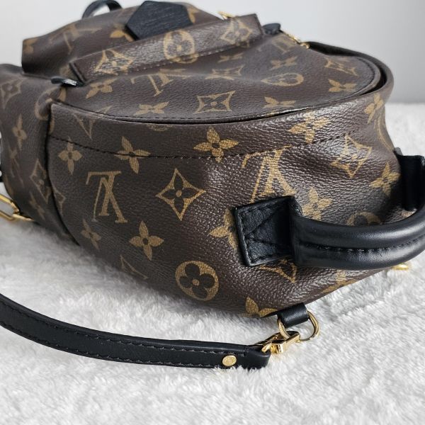 LV mini 老花後背包 Louis Vuitton LV 路易威登精品包租借 出租,LV老花 LV達芙妮 LV後背包 LV迷你後背 LV圓餅包 租借價錢與款式整理,婚禮包包租借,拍照攝影道具精品包,商務派對名牌包 哪裡租