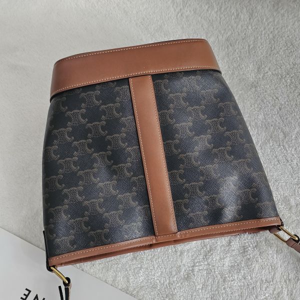 Celine 凱旋水桶包 Celine 精品包租借 出租,Celine凱旋老花 水桶包 貝殼包 Celine腋下包 Celine半月包 租借價錢與款式整理,婚禮包包租借,拍照攝影道具精品包,商務派對名牌包 哪裡租