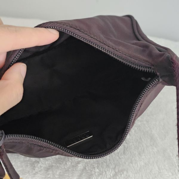 Prada咖色尼龍手提包 Prada包包 咖色尼龍手提包 hobo 尼龍手袋、精品包、名牌包、精品包推薦、精品二手包、經典款