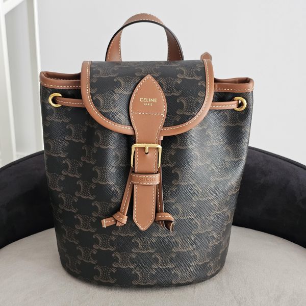 Celine Triomphe 凱旋門後背包 Celine包包 Triomphe凱旋門 後背包 黑字母毛帽 棒球帽 老帽 老花後背包 腋下包 水桶包、精品包、名牌包、精品包推薦、精品二手包、經典款